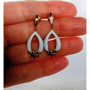 Vintage Crown Trifari White Enamel & Goldtone Dangle Earrings 1.25 in